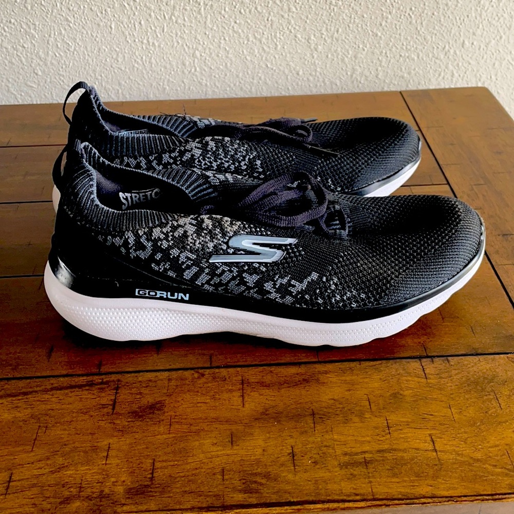 Skechers GoRun Women's 7.5